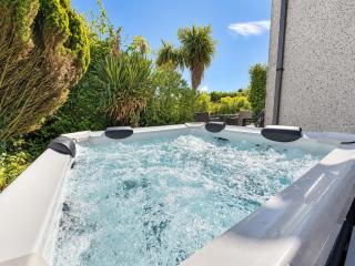 Family Coastal Escape Hot Tub, Cinema & Games Room - 9