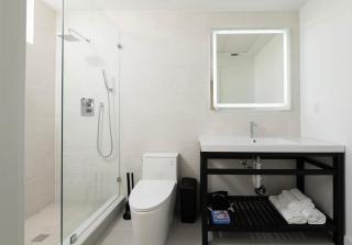 Modern South Beach 2BR-2BA Apt with Rooftop Pool #203-Sleeps 6 - 2
