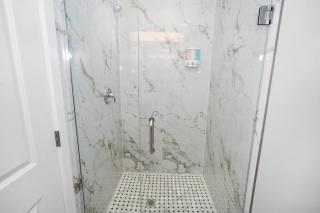 Spacious 3BR Near United Center & Medical District - 1
