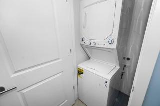 Spacious 3BR Near United Center & Medical District - 5