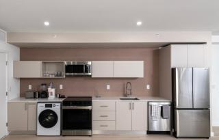 South Beach 1BR-1BA Apt-Rooftop #201-Sleeps 4 - 8