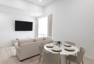 South Beach 2BR-2BA Apt with Pool & Bay View #103 - Sleeps 6 - 8