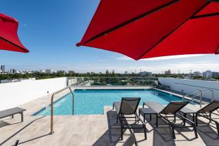 South Beach 2BR-2BA Apt with Pool & Bay View #103 - Sleeps 6 - 0