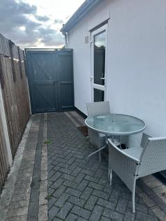 Beautiful private en-suite room with its own entry - 5