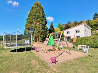 Maison spacieuse avec spa et terrain de jeux en lisière de forêt - Fraize - 0