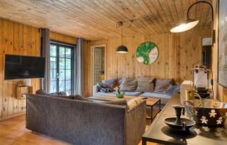 5 Bedroom Nice Home In Nexø - 8