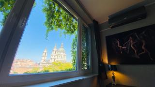 Unique view of the Basilica and the Ferris Wheel in Budapest - Budapest - 2