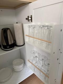 Cozy 2BR Retreat, Fast WiFi, Parking & Transit - 5