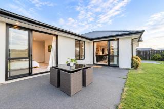 Sunlit Sanctuary with Private Patio in Wigram - 7