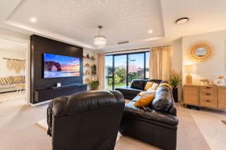 Sunlit Sanctuary with Private Patio in Wigram - 3