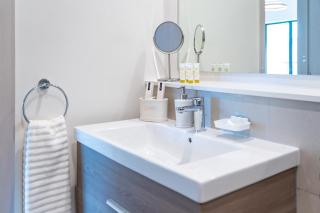 Golfside Luxe 1BR at Yas Golf Collection - 4