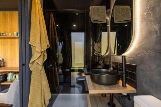 Waiora Ridge- Luxury Container home with hot tub - 4