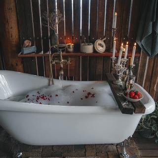 Romantic Nature Retreat with Private Bath & Art Studio - 0