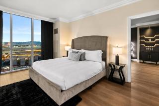 Modern Vegas Suite - 4