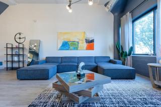 Group-Friendly 5BR Suite Near McCormick - Sleeps 12 - 3