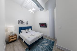 Group-Friendly 5BR Suite Near McCormick - Sleeps 12 - 8