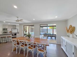 5BR Wurtulla Beach House with Private Pool - 7