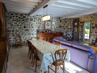 Gîte 17ème siècle avec piscine privée et jardin, animaux acceptés - 3
