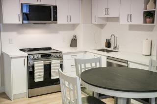 Pickering Village 2 Bedroom Retreat King and Queen 2 Bathrooms - 3