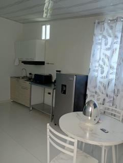 Apartaestudio Moderno con Aire Acondicionado, WiFi 900MB y Código de Acceso - 5
