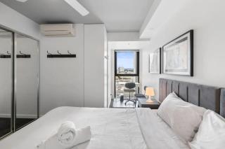 Modern Homely 2BR APT w Parking Bowen Hills - 8
