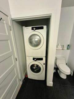Luxurious & Spacious Stay in the Heart of Montreal - 1