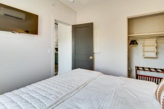Steps From Downtown Square! 3-Apt Group Escape - 1