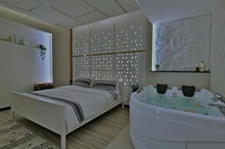 Luxury Studio with Private Jacuzzi Near City Stars - 6
