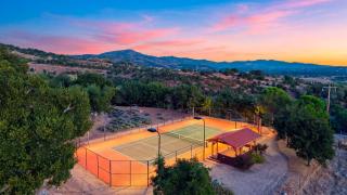 Soda Springs Estate by AvantStay - 9