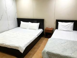 Tom Hotel - 3