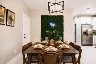 Stylish 3BR Duplex-Free Parking -Near Downtown - IAH - 9