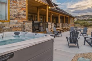 New Hot Tub! Luxury Mountain Retreat East Zion! - 7