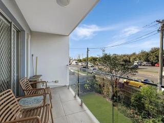 Two bedroom Cotton Tree Beachside Escape - Maroochydore - 5
