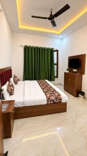 Hotel rainbow rays a selfie point by rudra group - 5