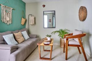 Private House with Pool, 2 Bedrooms, Parking & 2 Free Bikes - 8