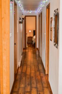 Upper Floor - Mont-Video - 5