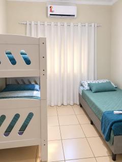 SOBRADO - 5 quartos - 4 banheiros - 4 vagas de garagem - 8