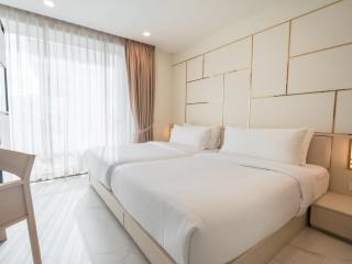 Tatami Hotel Phuket - 7