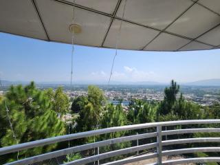 Hill Top Villa with Beautiful Views - 9