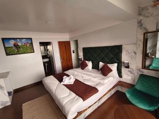 S R B Hotel - 1