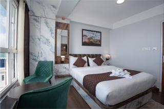 S R B Hotel - 3
