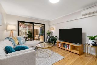 Broadleaf by the Beach Glenelg South - 2