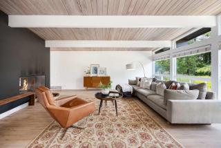 Modern Mercer Island 5BR Family Home w Deck - 9