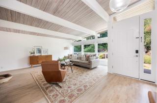 Modern Mercer Island 5BR Family Home w Deck - 3