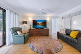 Spacious home with pool in Kippa-Ring - 6