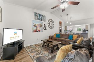 Foothills Getaway 2BR Home - 0