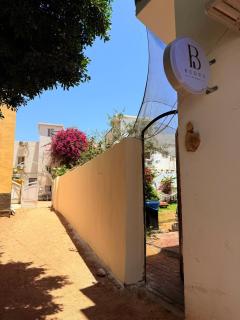 Bedro Private Room 1 30 Sec to the Sea - 8