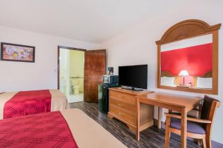 Econo Lodge & Suites Brinkley - 1