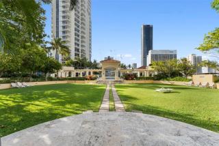Dual key Surfers Paradise apartment ocean views - 5