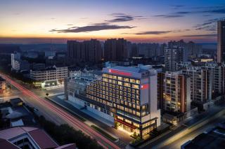 Hilton Garden Inn Jingzhou Songzi - Jingzhou - 0